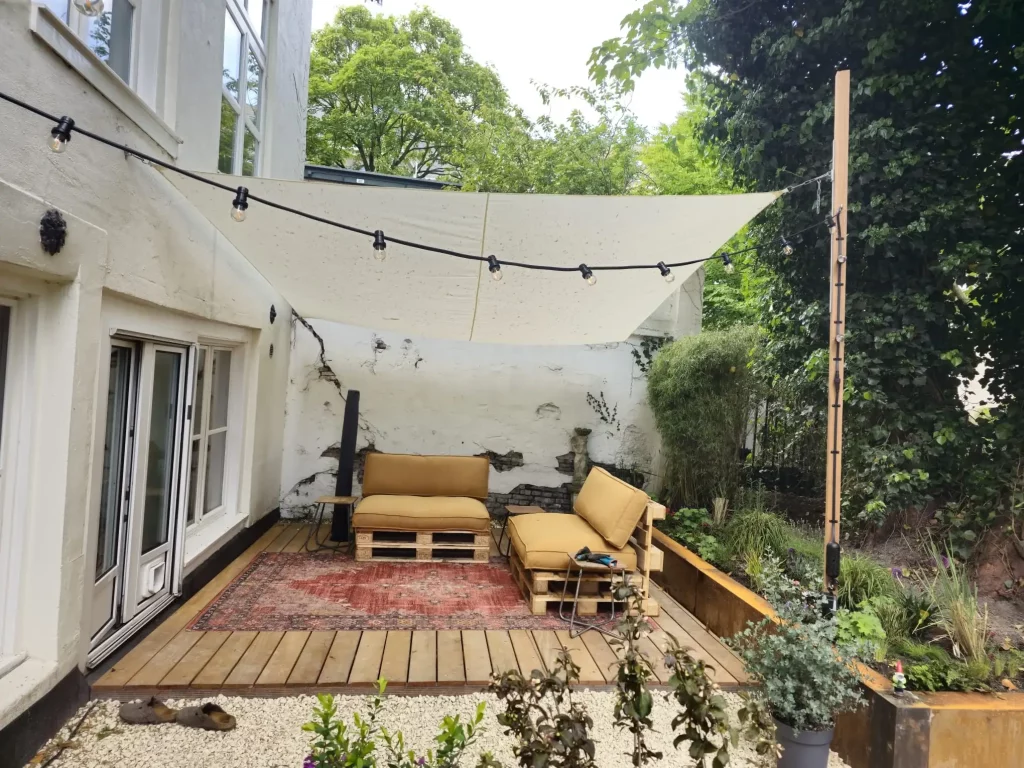 Ambachtelijk timmerwerk voor Haarlemse tuinen.